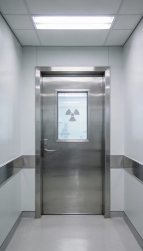 usa plumbata cu geam